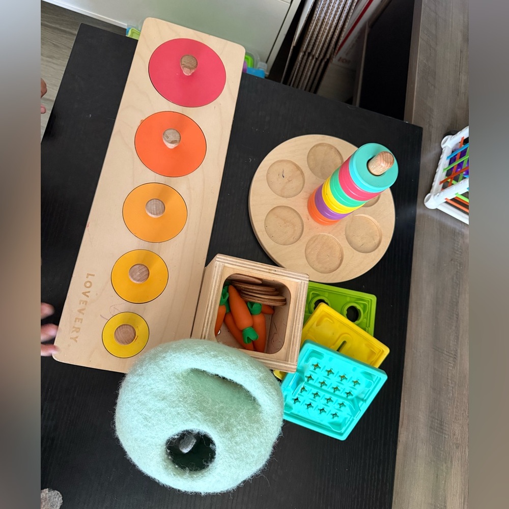 (Full) Lovevery’s babbler kit 13, 14, 15 months